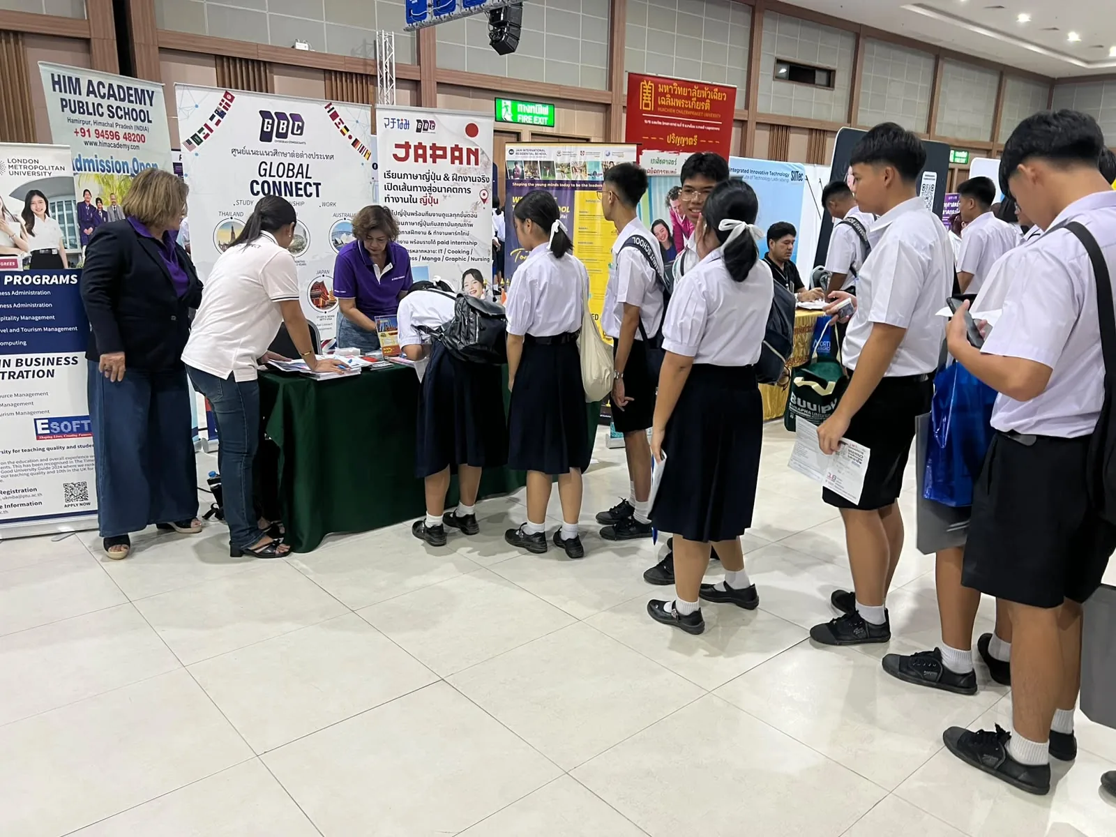 GBC education guidance at Nong Nooch Tropical Garden, 18 September 2026 — photo 7